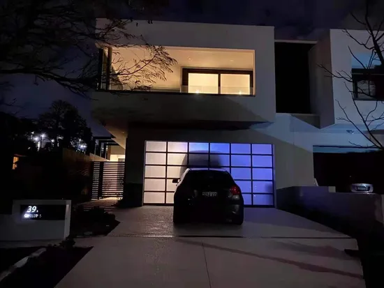 Gedeli Custom Villa モダンスタイル アルミガラス リモート自動メタルロールアップガレージドア 住宅用